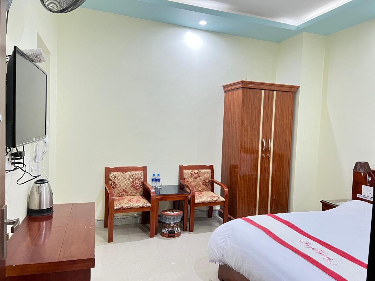 דונג ואן Huy Hoang Hotel מראה חיצוני תמונה